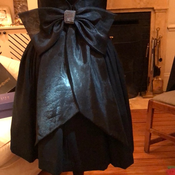 Black 1970s-style sheer bowed cocktail dress - Picture 6 of 7